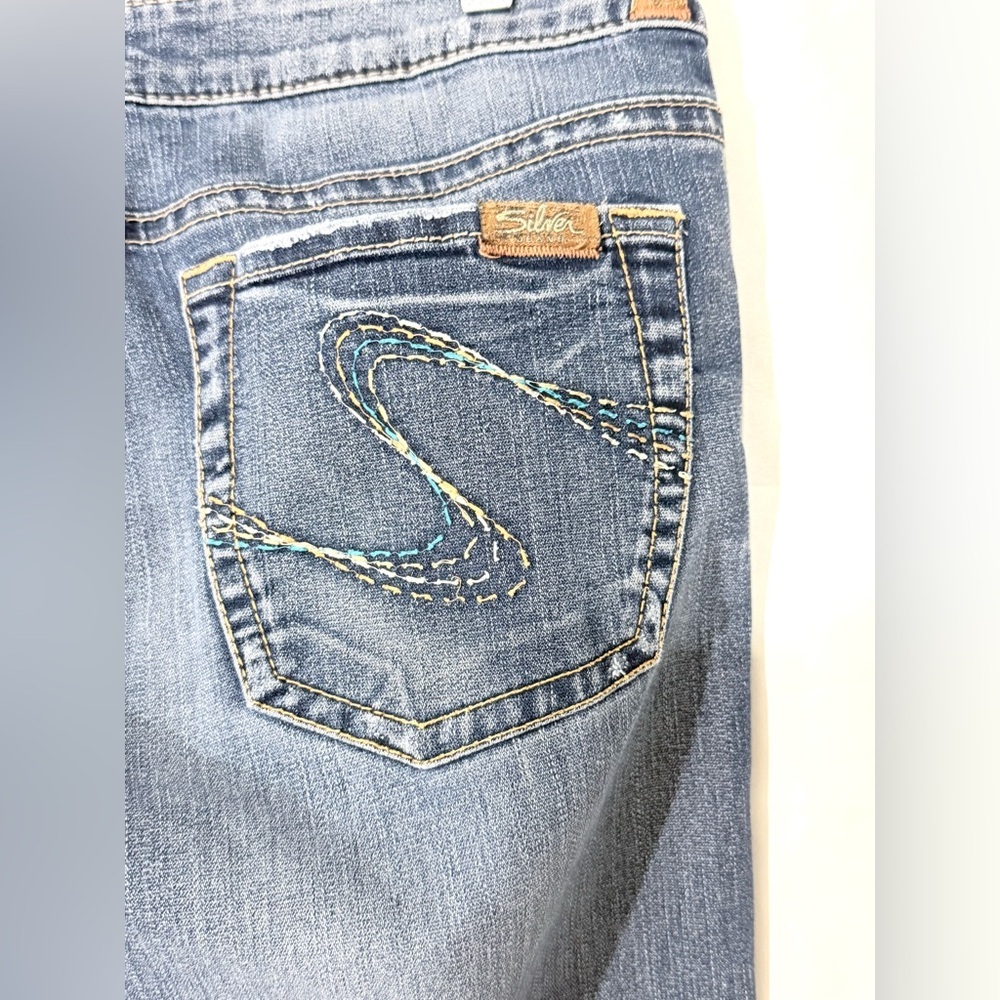 Silver “Tina” Slim Fit Flare Mid Rise Stretchy Figure Flattering Jeans Size 32 - Picture 10 of 14
